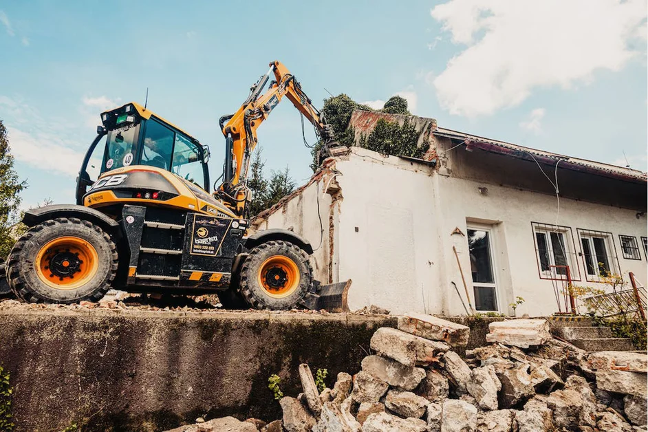 Demolition of Farmhouses on Yamuna Floodplains Holds for a Month — Allahabad High Court