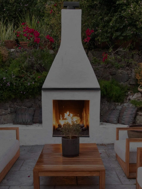 Super cool backyards with cozy firepits