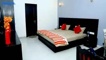 Project Image of Girls & Boys PG/Hostel in HelloWorld Ross DLF Phase 2, Gurgaon - Image 302533