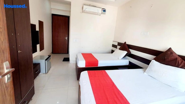 Project Image of Girls & Boys PG/Hostel in Cloud Nine Rooms 803, Sector 38 - Image 308381