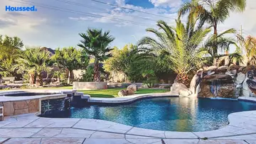 Amenities of Prime One Beverly Woods Villa - Image 353876