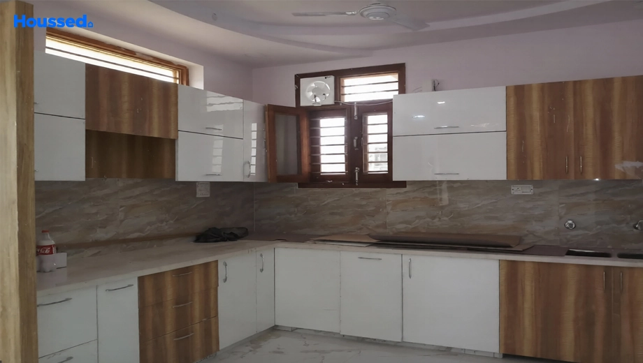 Sample Apartment of Real Luxurious Floors - Image 400254