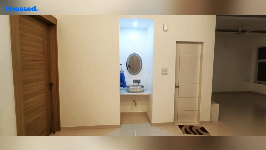 Sample Apartment of 4 BHK Duplex for Resale in Ayodhya Bypass - Image 55672