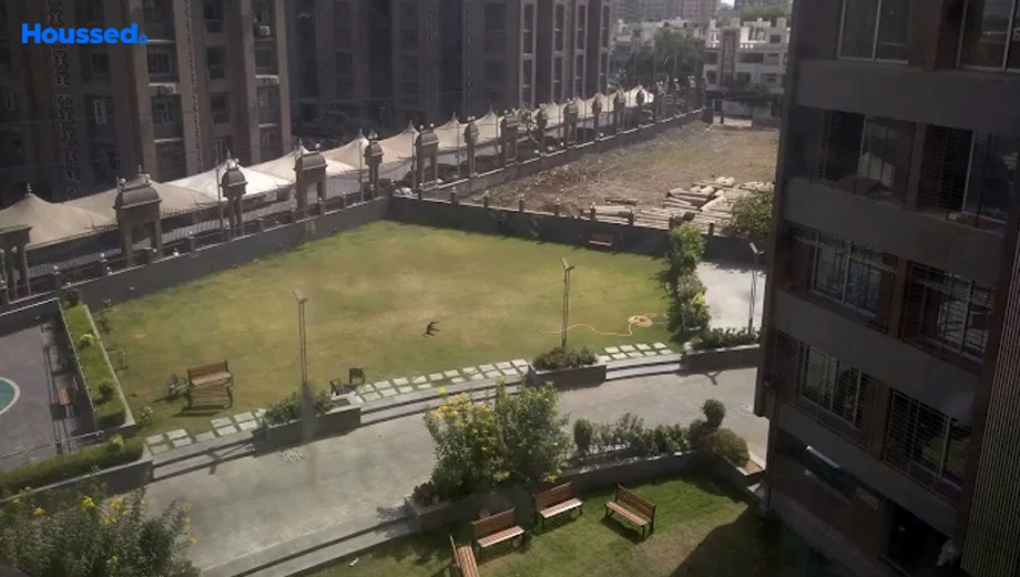 Project Image of 4 BHK Flat for Resale in Vesu - Image 69802