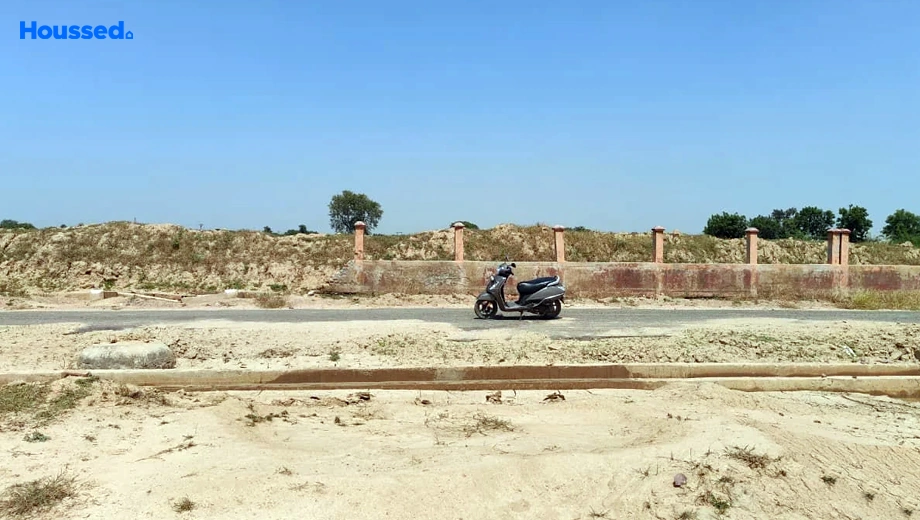 Amenities of Housing Plot/Residential Land for Resale in Yeida - Image 93014