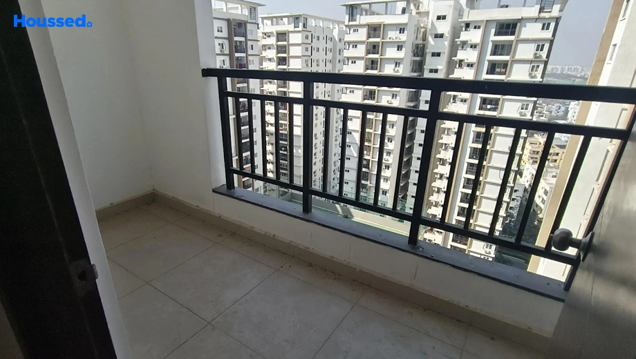 Project Image of 2 BHK Flat for Resale in SMR Vinay Iconia, Kondapur - Image 106133