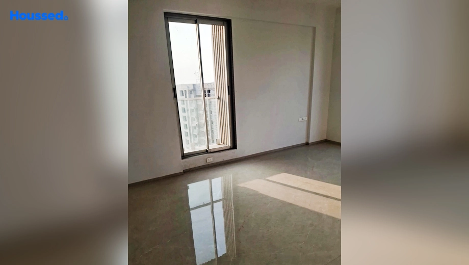 Project Image of 4 BHK Flat for Resale in Vesu - Image 107730
