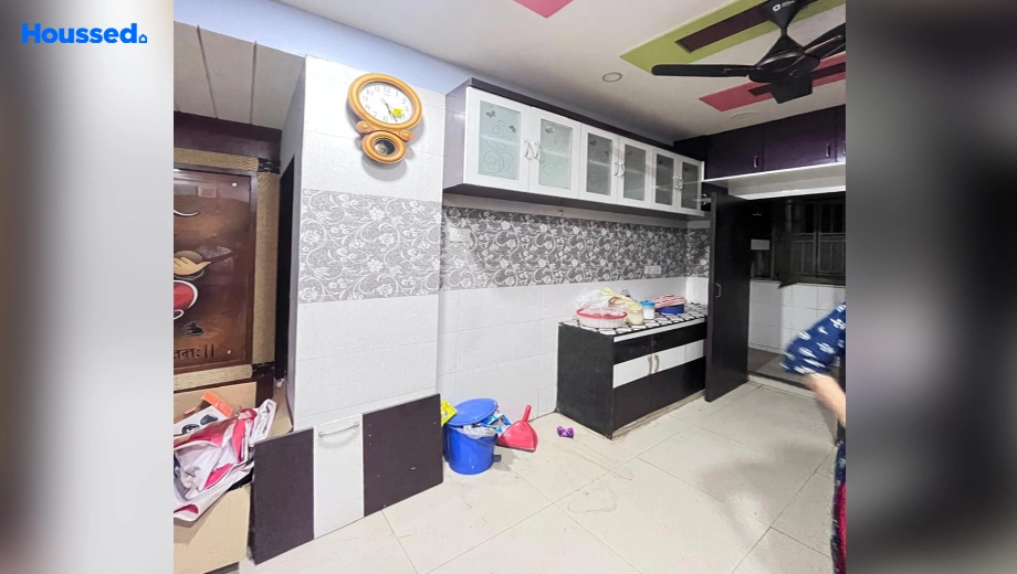 Project Image of 3 BHK Semi-Furnished Flat for Rent in Manjalpur - Image 113024