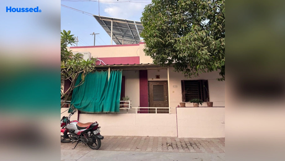 Sample Apartment of 2 BHK House/Villa for Resale in Makarpura - Image 113906