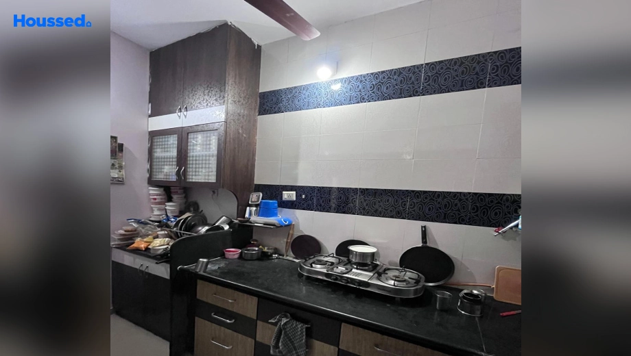 Sample Apartment of 2 BHK House/Villa for Resale in Makarpura - Image 113908