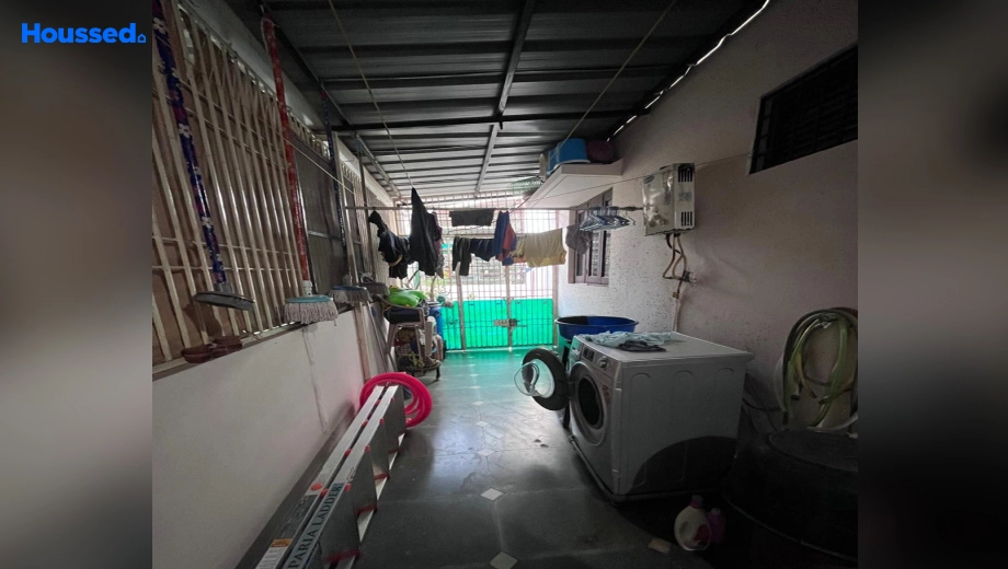 Sample Apartment of 2 BHK House/Villa for Resale in Makarpura - Image 113905