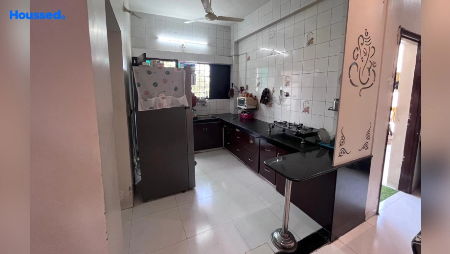Room of 3 BHK Flat for Resale in Old Padra Road - Image 114031