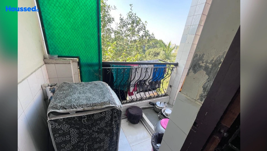 Room of 3 BHK Flat for Resale in Old Padra Road - Image 114034