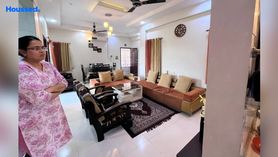 Room of 3 BHK Flat for Resale in Old Padra Road - Image 114036