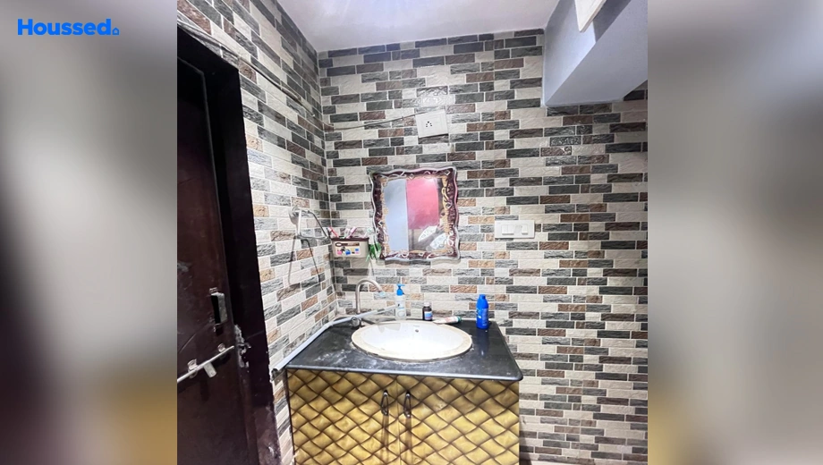 Sample Apartment of 3 BHK Flat for Resale in Manjalpur - Image 114190