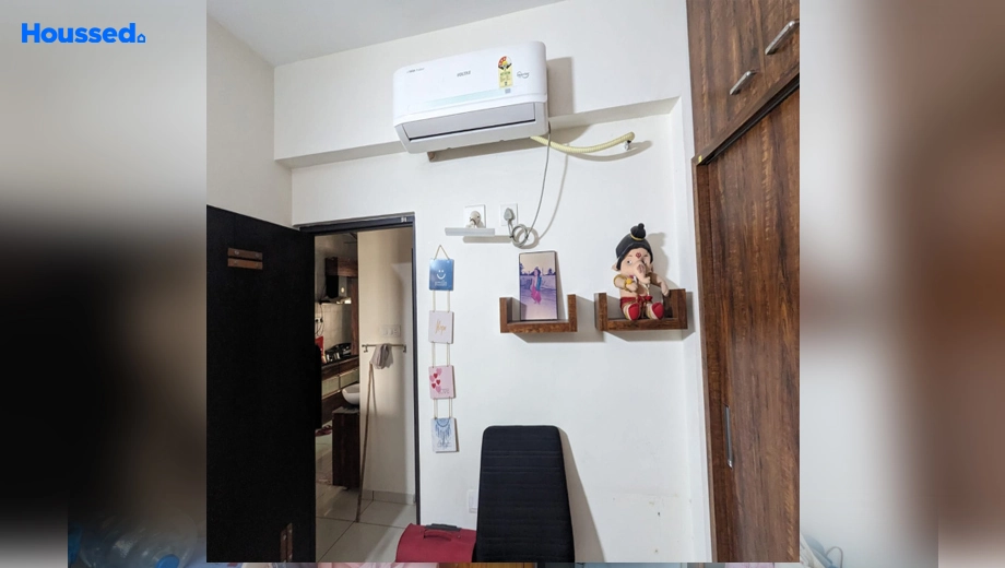 Sample Apartment of 3 BHK Flat for Resale in Makarpura - Image 114221