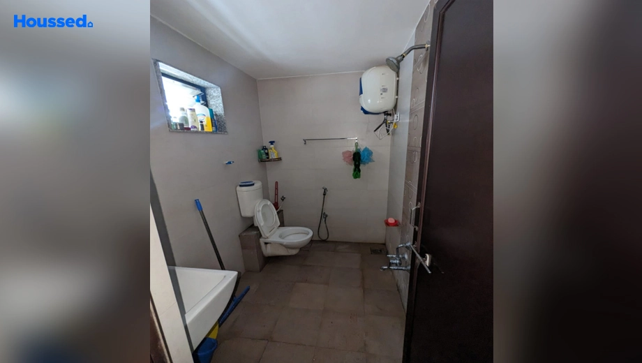 Sample Apartment of 3 BHK Flat for Resale in Makarpura - Image 114228