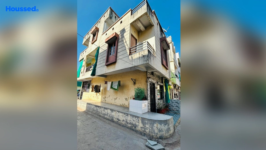 Sample Apartment of 2 BHK Flat for Resale in Makarpura - Image 114448