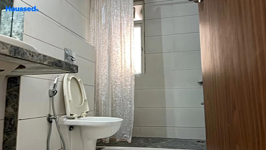 Project Image of 3 BHK Semi-Furnished Flat for Rent in Old Padra Road - Image 117345
