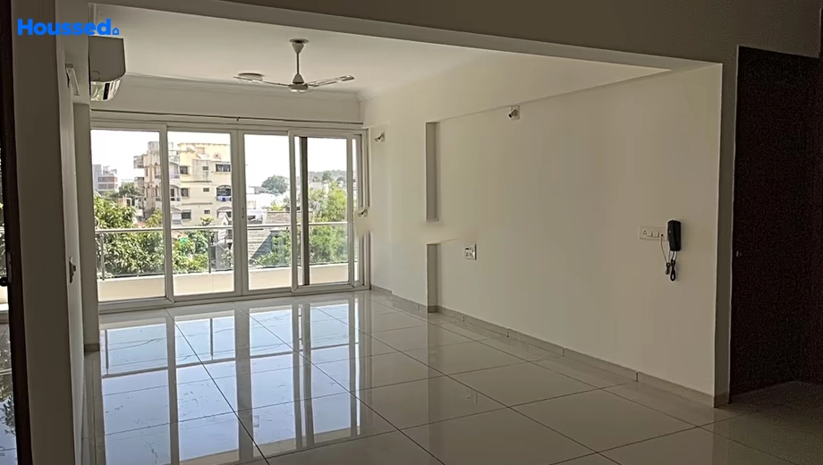 Project Image of 3 BHK Semi-Furnished Flat for Rent in Old Padra Road - Image 117349