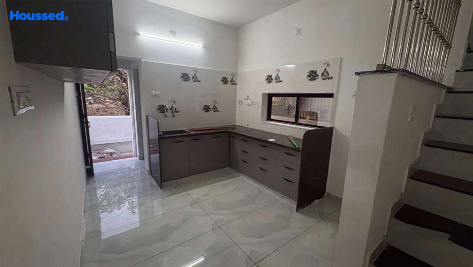 Project Image of 3 BHK Semi-Furnished Duplex for Rent in Manjalpur - Image 117508