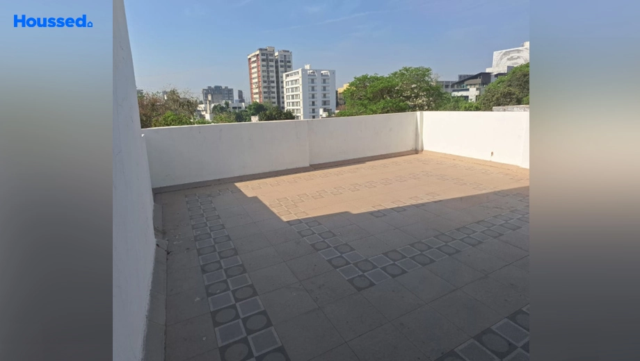 Project Image of 9 BHK Flat for Resale in Alkapuri - Image 118636