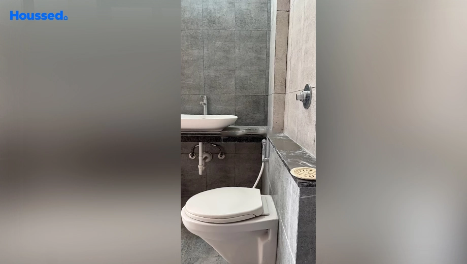 Project Image of 2 BHK Flat for Resale in Kingsbury - Pride World City, Charholi - Image 121443