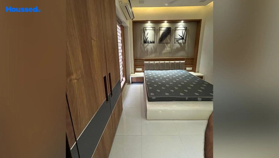 Amenities of 3 BHK Semi-Furnished Flat for Rent in Shilaj - Image 125899
