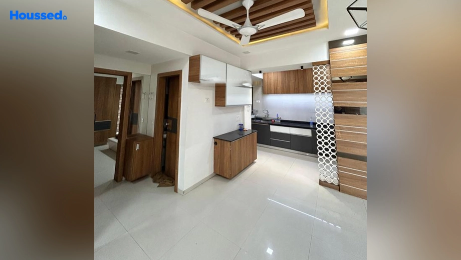 Amenities of 3 BHK Semi-Furnished Flat for Rent in Shilaj - Image 125901