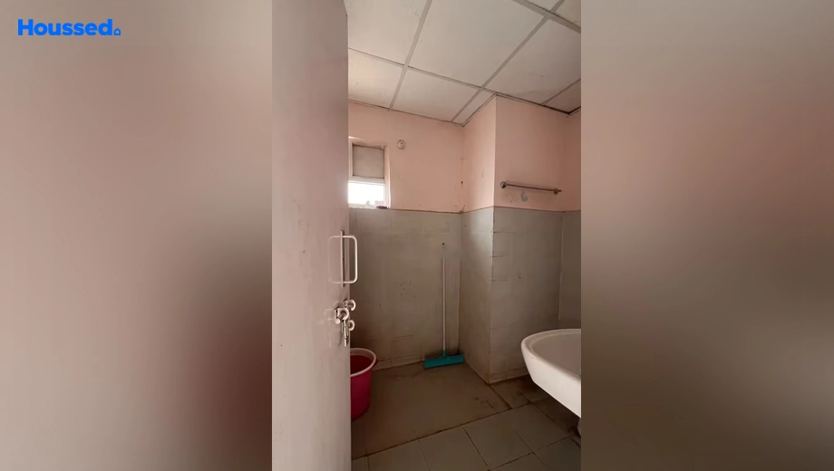 Project Image of 2 BHK Flat for Resale in Amar Shaheed Path - Image 127639
