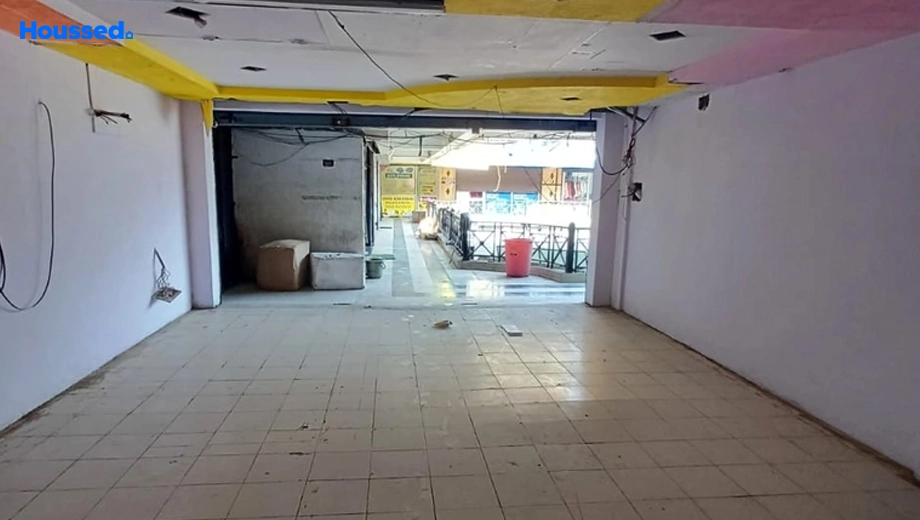 Project Image of Shop & Showroom for Resale in Parle Point - Image 129863