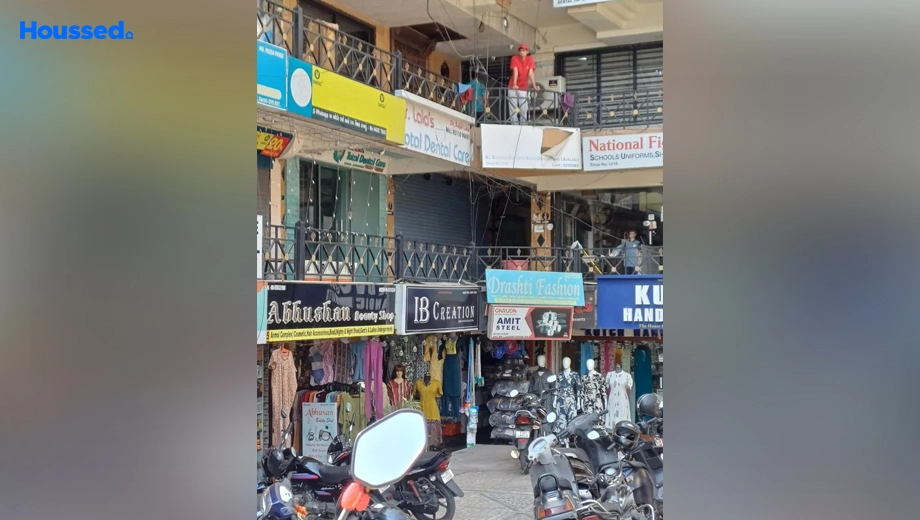 Project Image of Shop & Showroom for Resale in Parle Point - Image 129865