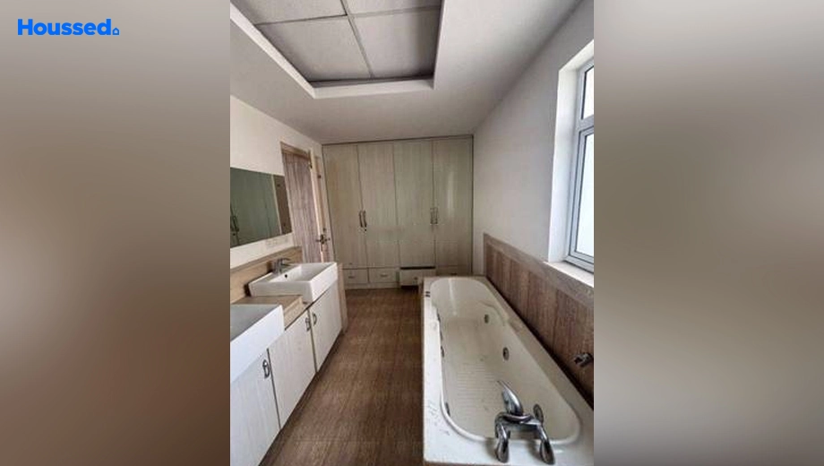 Project Image of 3 BHK Semi-Furnished Flat for Rent in Bestech Park View Spa, Sector 47 - Image 130875