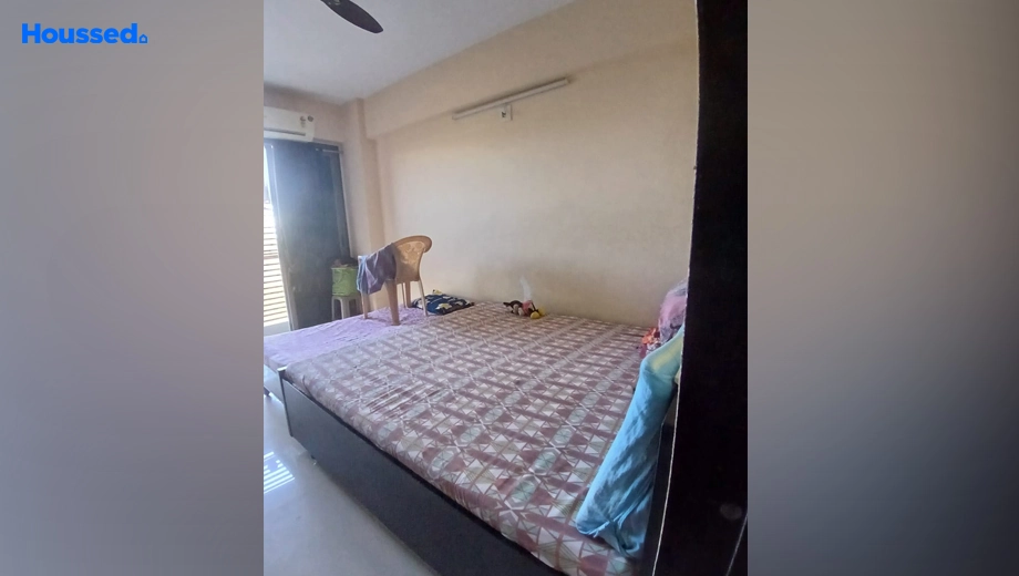 Project Image of 3 BHK Semi-Furnished Flat for Rent in Pramukh Trinity, Sargasan - Image 131567