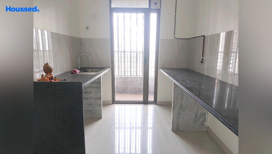 Project Image of 2 BHK Semi-Furnished Flat for Rent in Kalpataru Paramount, Balkum Naka - Image 133993