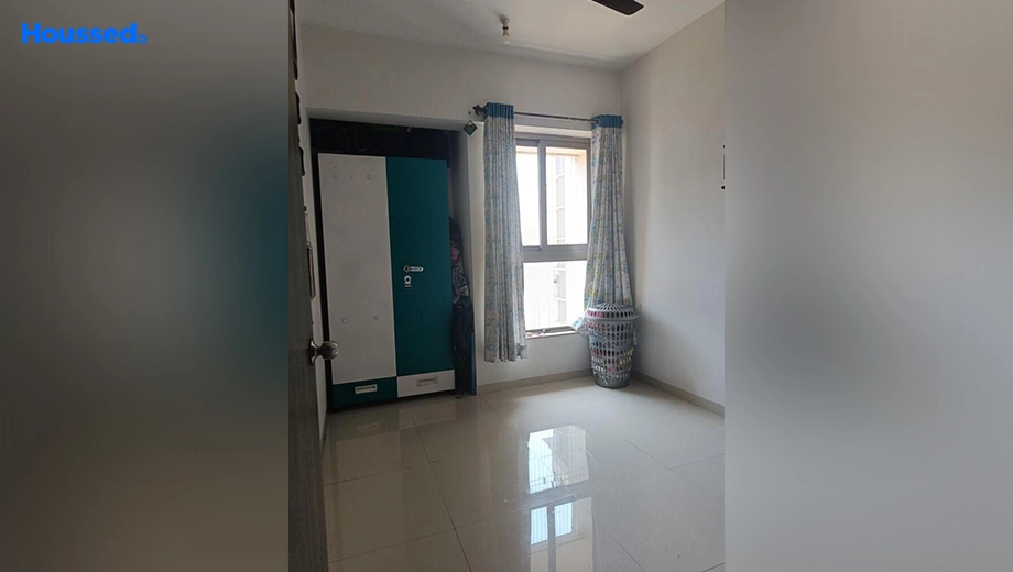 Project Image of 2 BHK Semi-Furnished Flat for Rent in Kalpataru Paramount, Balkum Naka - Image 135055