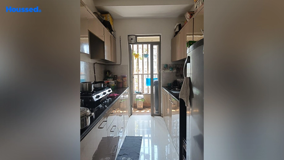 Project Image of 2 BHK Semi-Furnished Flat for Rent in Kalpataru Paramount, Balkum Naka - Image 135052