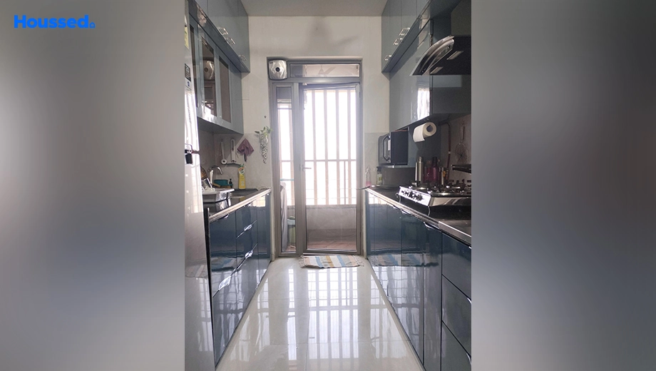 Project Image of 2 BHK Semi-Furnished Flat for Rent in Kalpataru Paramount, Balkum Naka - Image 135121
