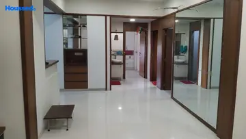 Project Image of 3 BHK Flat for Rent in Shaligram Lakeview Vaishnodevi Circle, Ahmedabad - Image 135196
