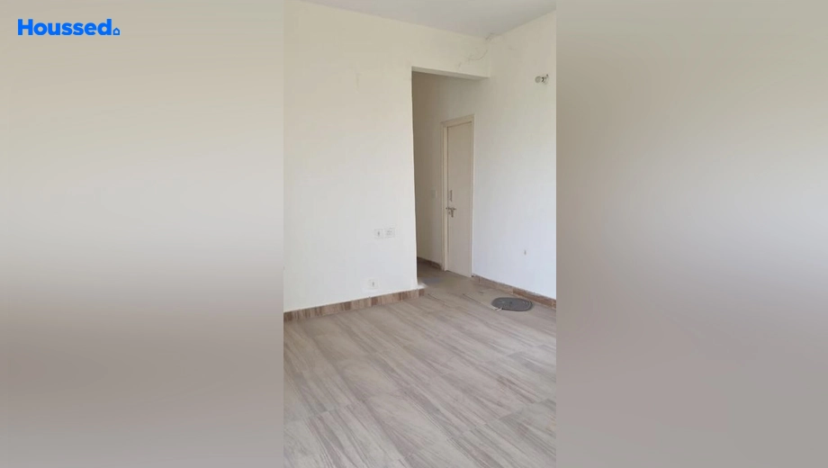Project Image of 2.5 BHK Flat for Resale in Sushant Golf City - Image 136724