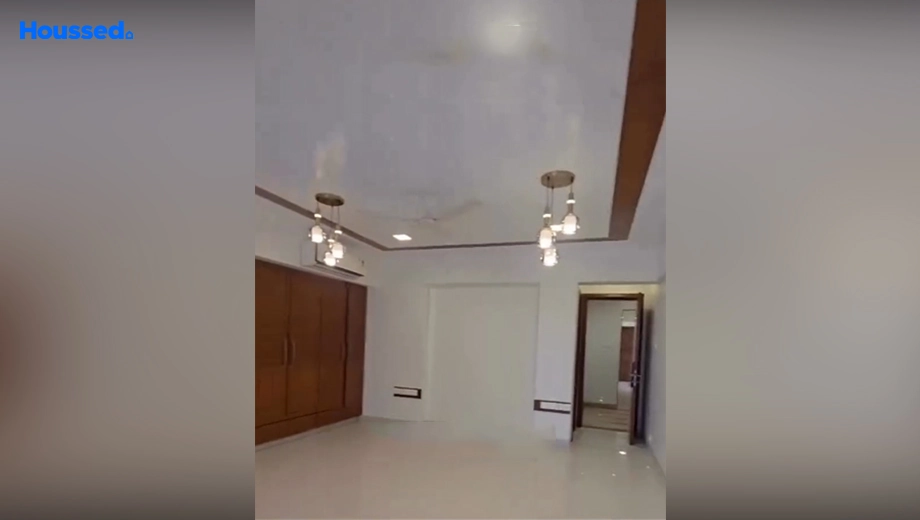 Project Image of 4 BHK Semi-Furnished Flat for Rent in Juhu - Image 139367