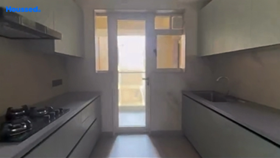Project Image of 3 BHK Semi-Furnished Flat for Rent in Rustomjee Paramount, Khar West - Image 139392
