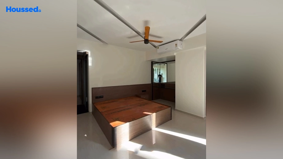 Project Image of 4 BHK Semi-Furnished Flat for Rent in Khar West - Image 139421