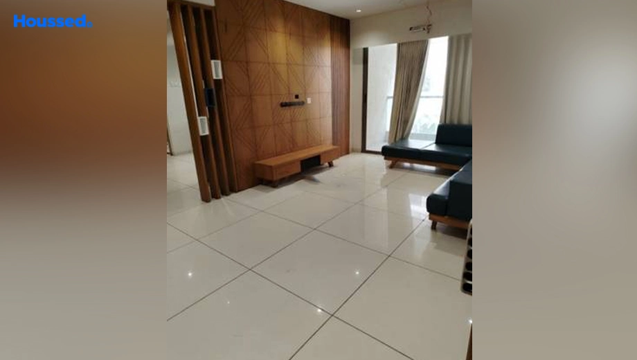 Project Image of 3 BHK Semi-Furnished Flat for Rent in Sanskruti Signius, Sargasan - Image 139748