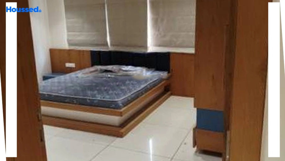 Project Image of 3 BHK Semi-Furnished Flat for Rent in Sanskruti Signius, Sargasan - Image 140021