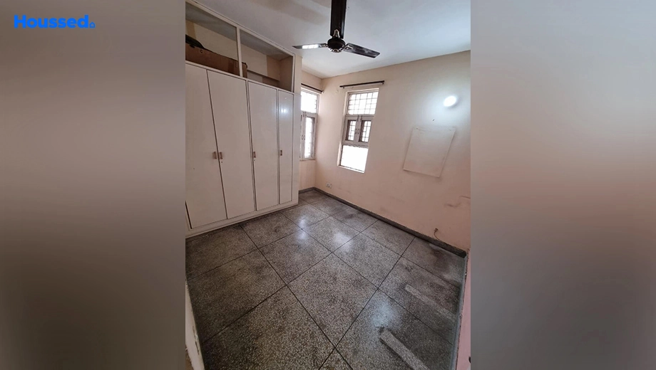 Sample Apartment of 4 BHK Flat for Resale in Sushant Lok 2 - Image 140999