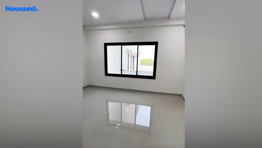 Project Image of 5 BHK House/Villa for Resale in Vesu - Image 141789
