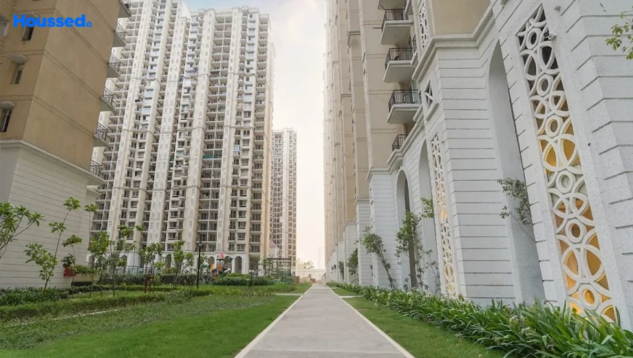 Project Image of 2 BHK Flat for Resale in Prateek Grand City, Siddhartha Vihar - Image 144214