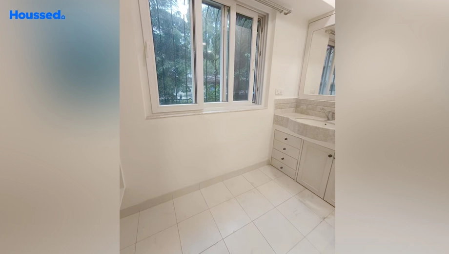 Project Image of 3 BHK Semi-Furnished Flat for Rent in Malabar Hill - Image 145225