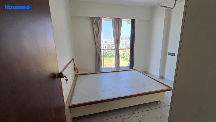 Amenities of 3 BHK Semi-Furnished Flat for Rent in Harni - Image 146331